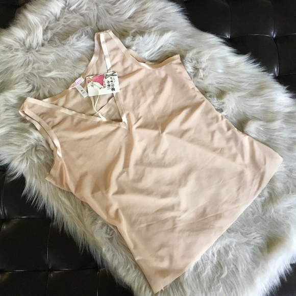SPANX Other - Spanx Haute Contour V-Neck Camisole XL Blush NWT